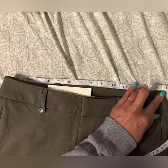 Commense olive Green Wide Leg Pants
Side Pleated High Waisted Trousers Medium - Picture 8 of 8